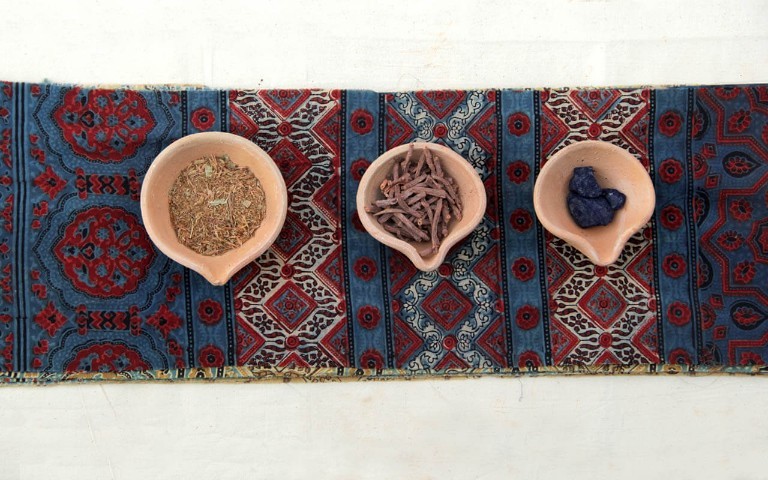 Bandhani Resist Dyeing + Ajrakh Block Printing with Natural Dyes • Abduljabbar Khatri + Sufiyan Khatri - Image 7