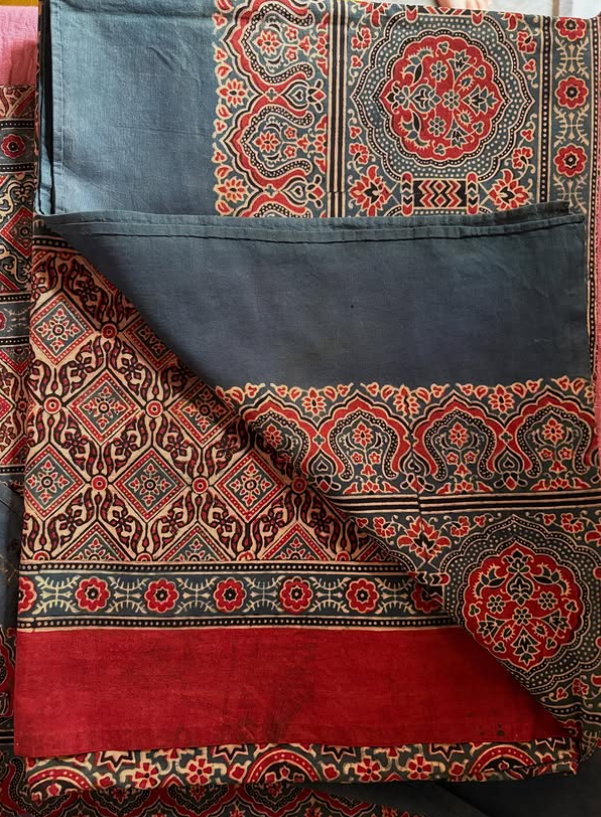 Bandhani Resist Dyeing + Ajrakh Block Printing with Natural Dyes • Abduljabbar Khatri + Sufiyan Khatri - Image 4