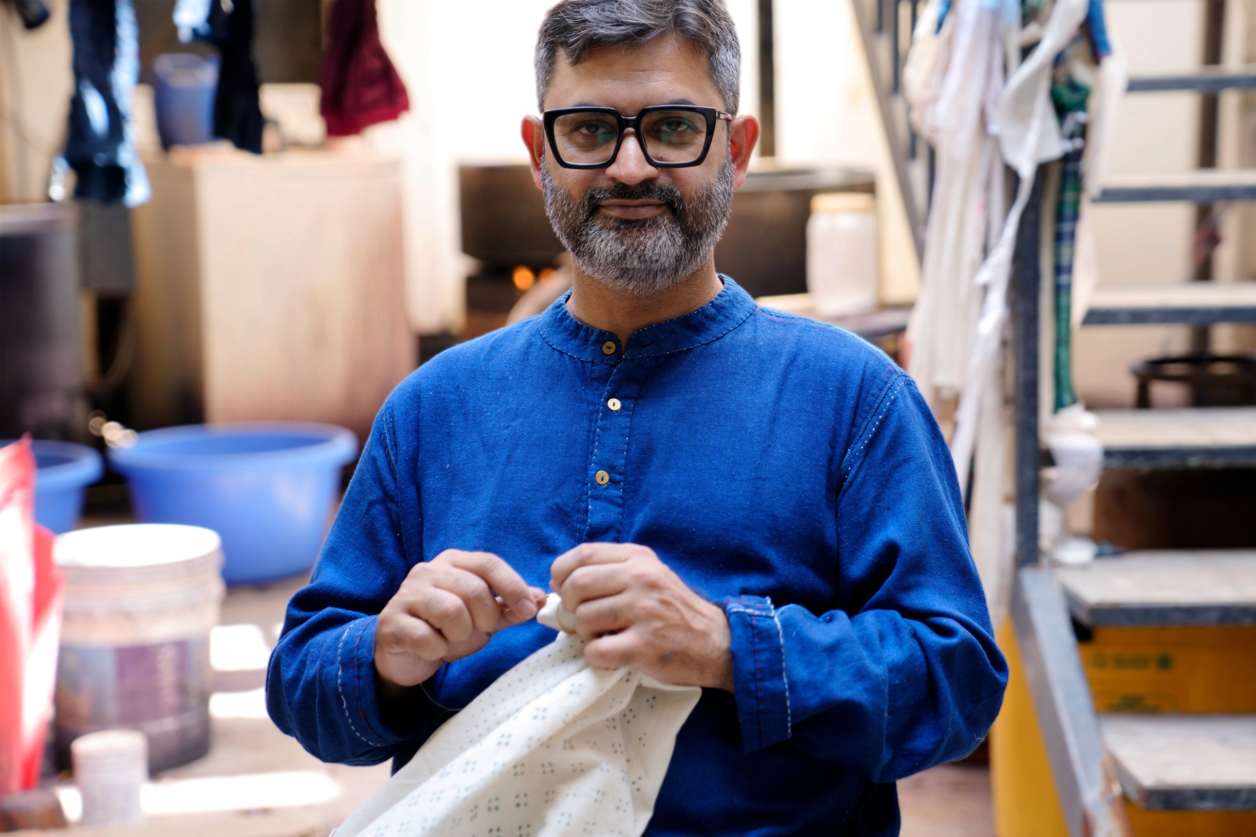 Bandhani Resist Dyeing + Ajrakh Block Printing with Natural Dyes • Abduljabbar Khatri + Sufiyan Khatri - Image 2